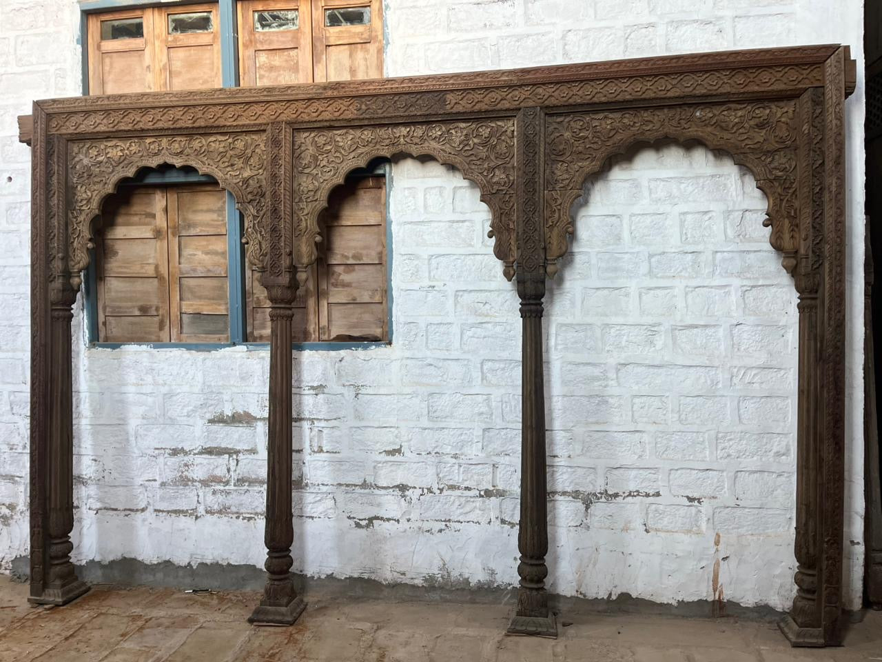Triple arch mehraab