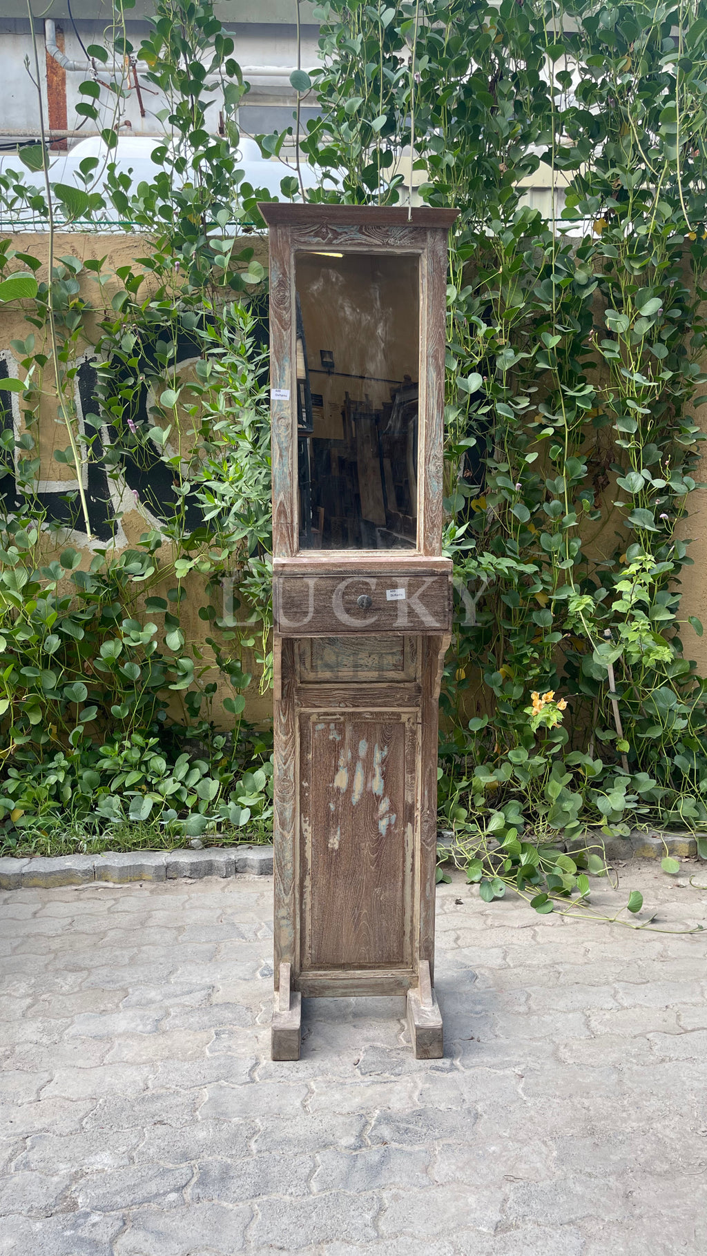 Narrow standing mirror