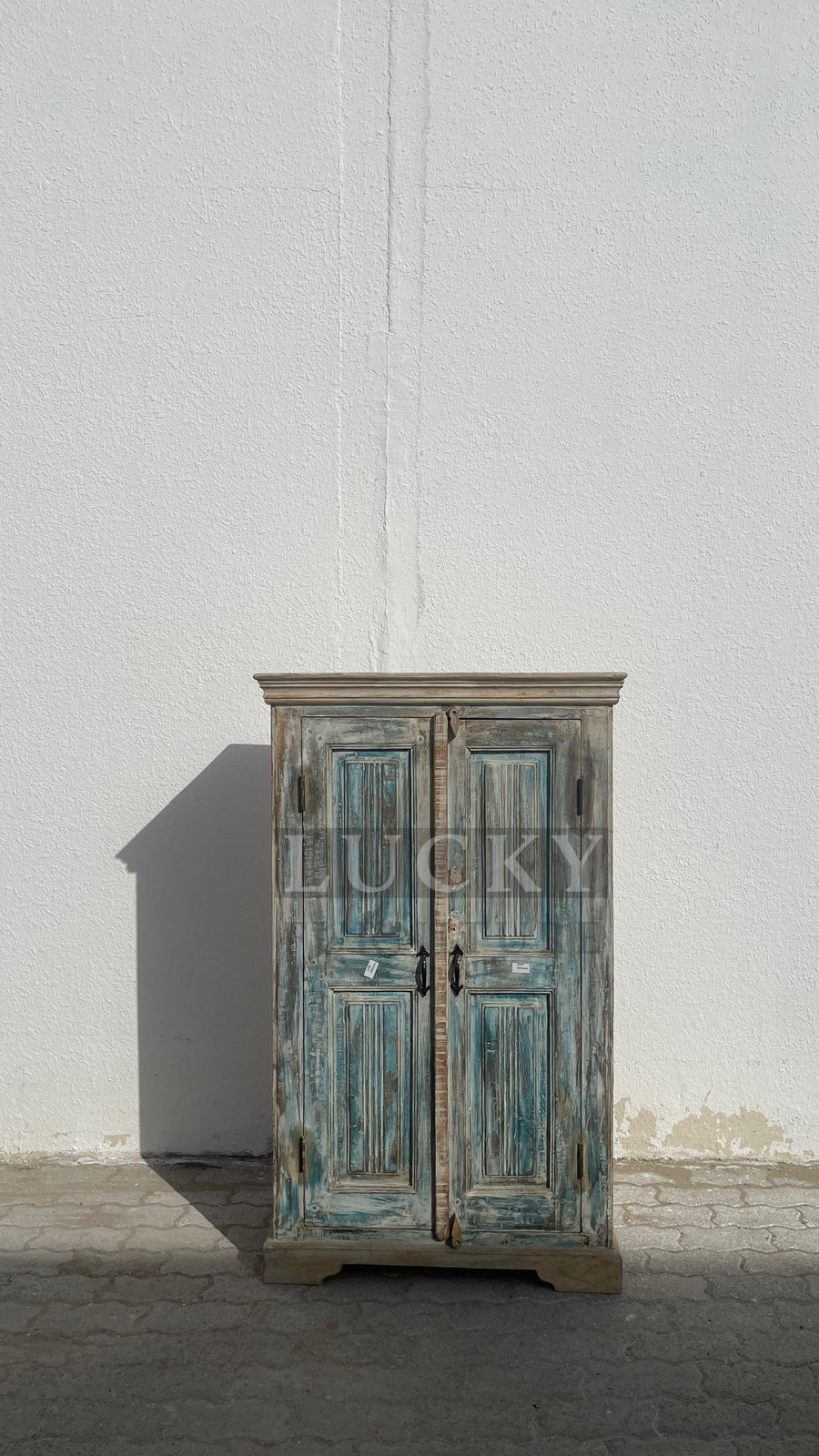 Shabby chic cabinet