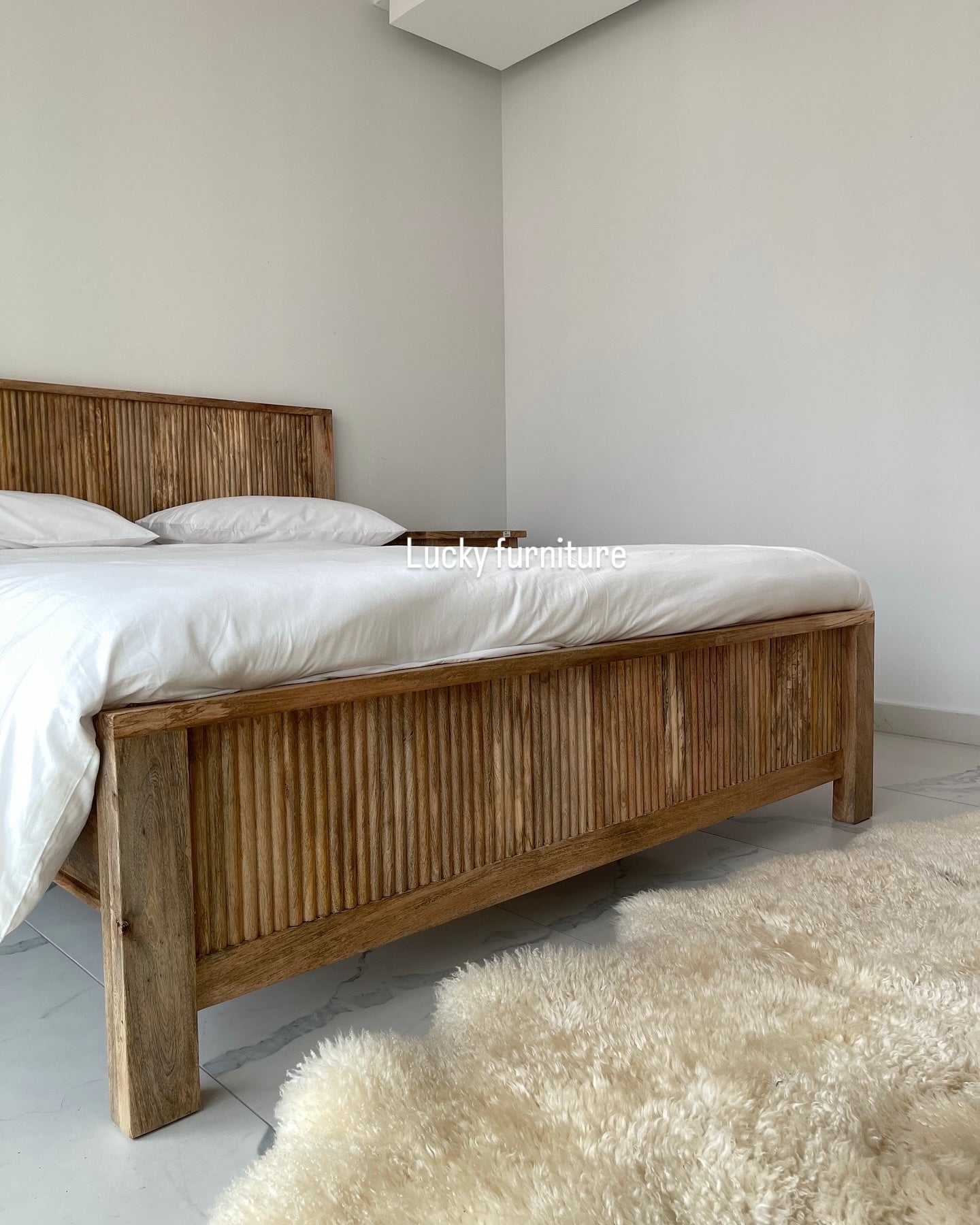 Fluted mango wood bed