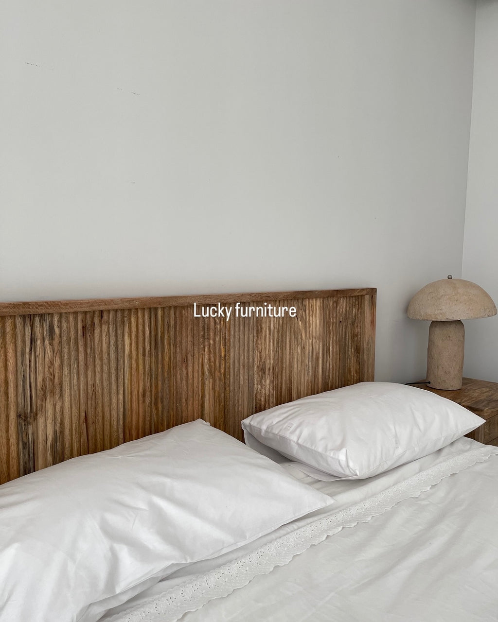 Fluted mango wood bed