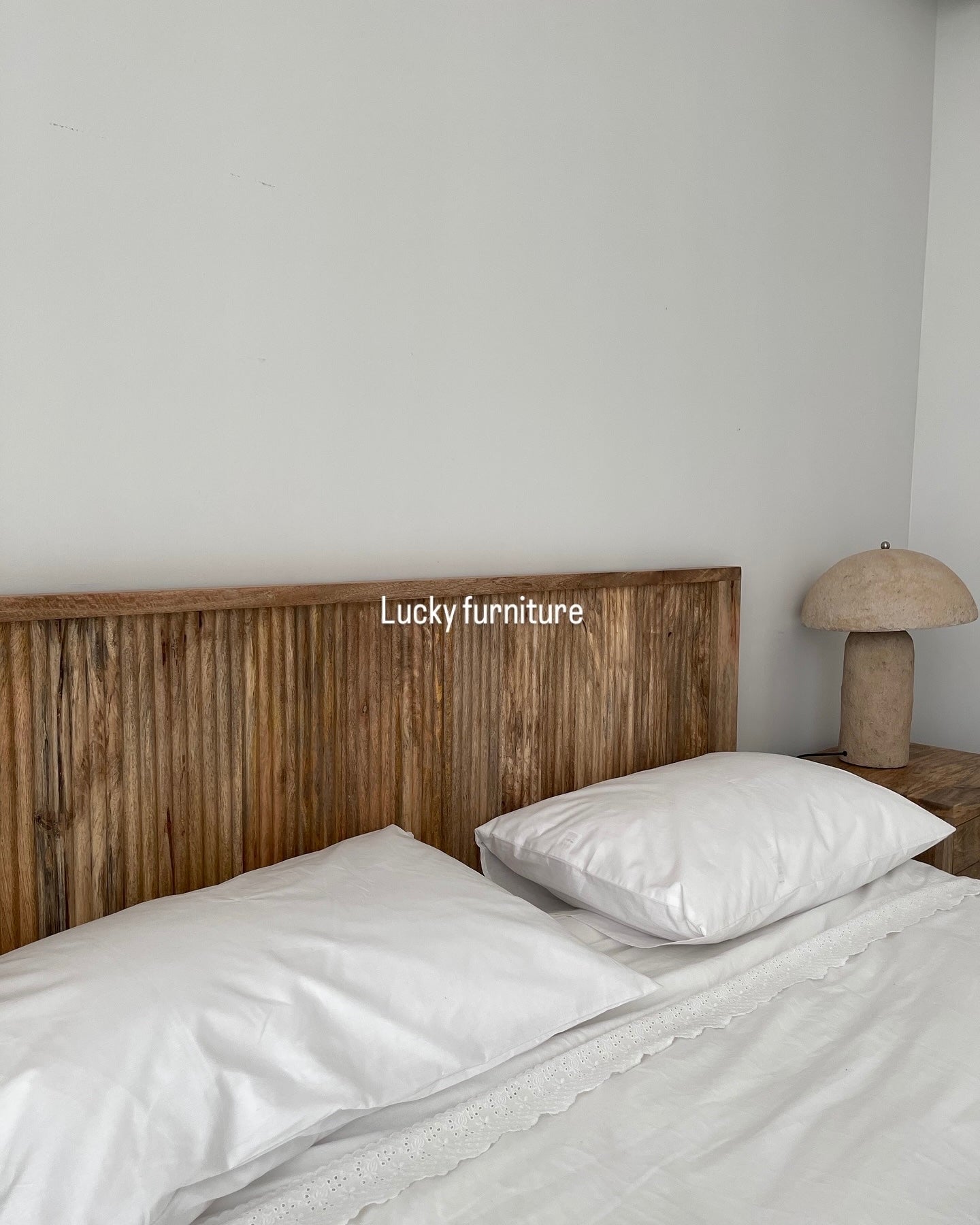 Fluted mango wood bed