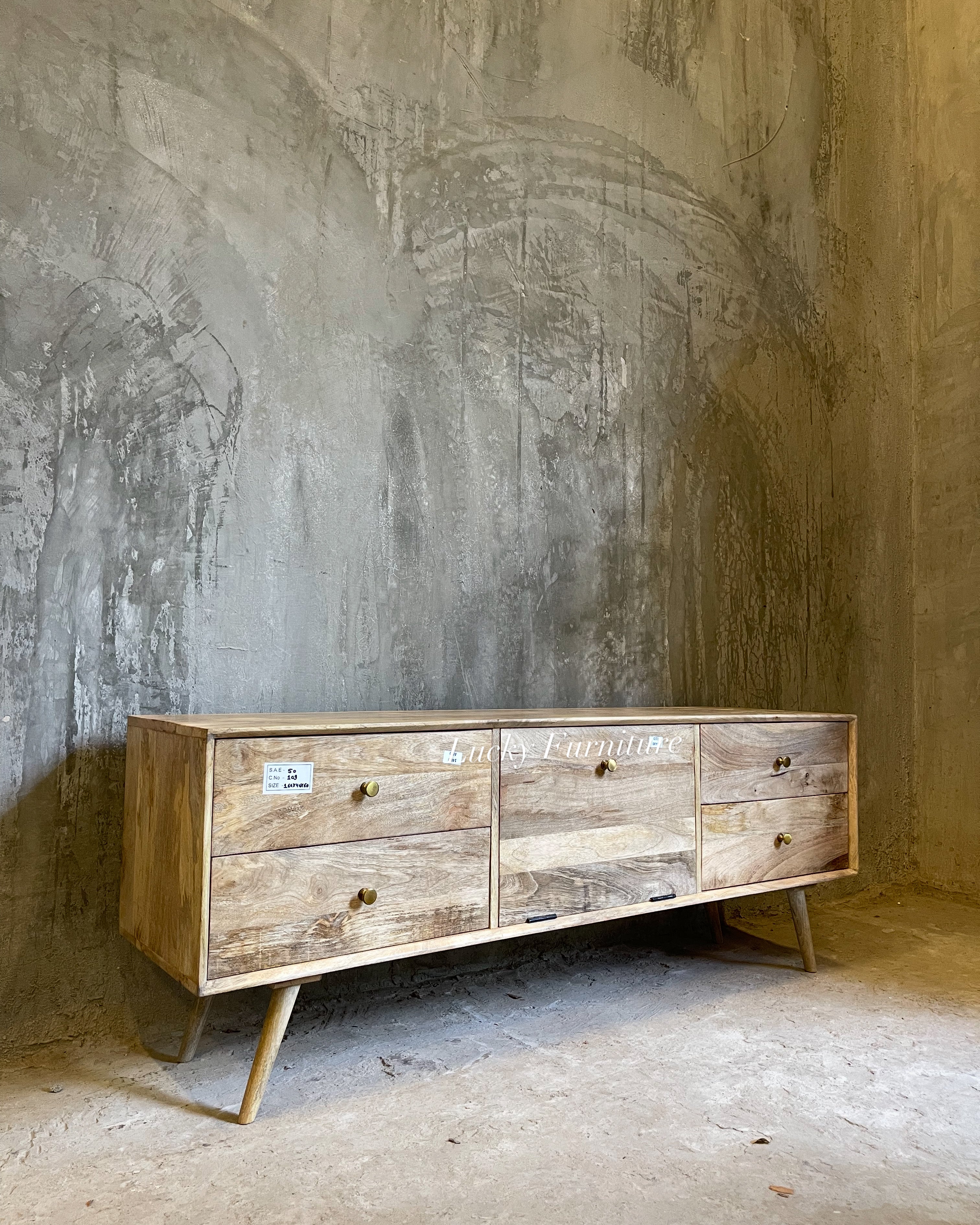 Mila tv stand – Lucky Furniture