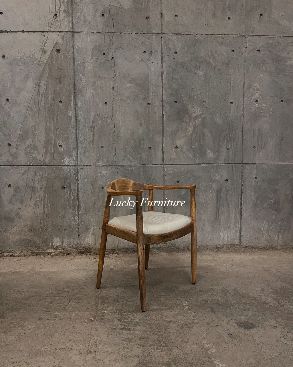 Mango wood chair with cushion