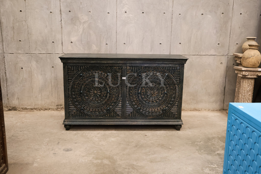 Carved 6 draw chest of drawers