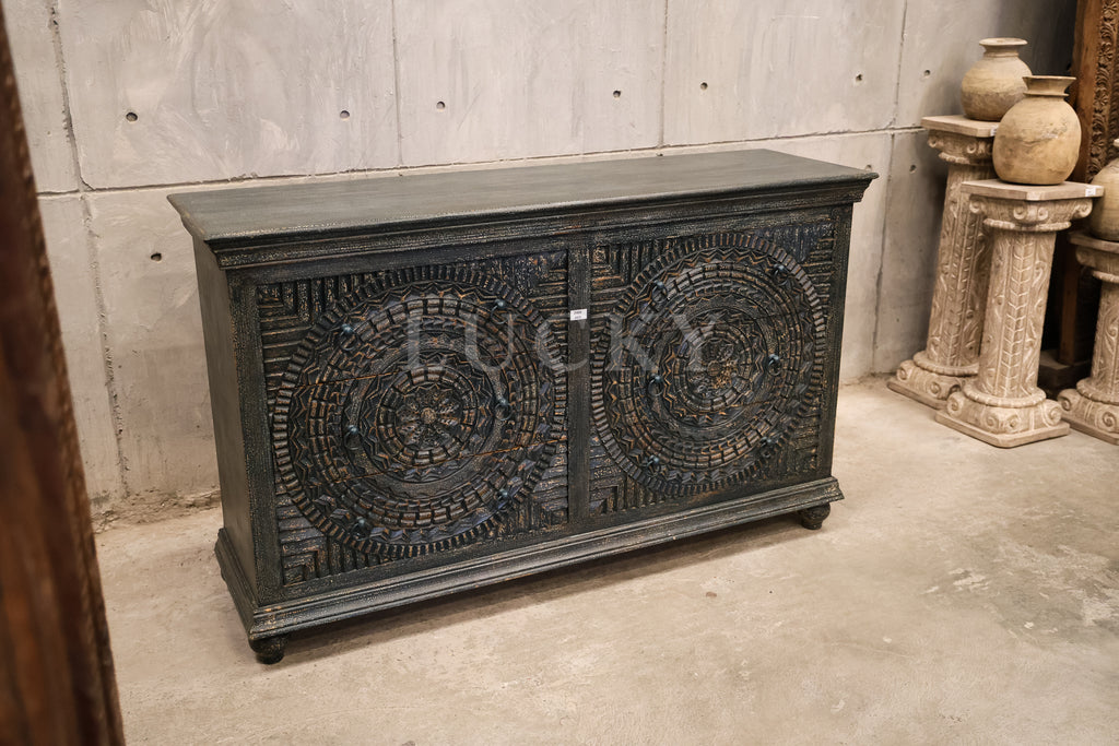 Carved 6 draw chest of drawers