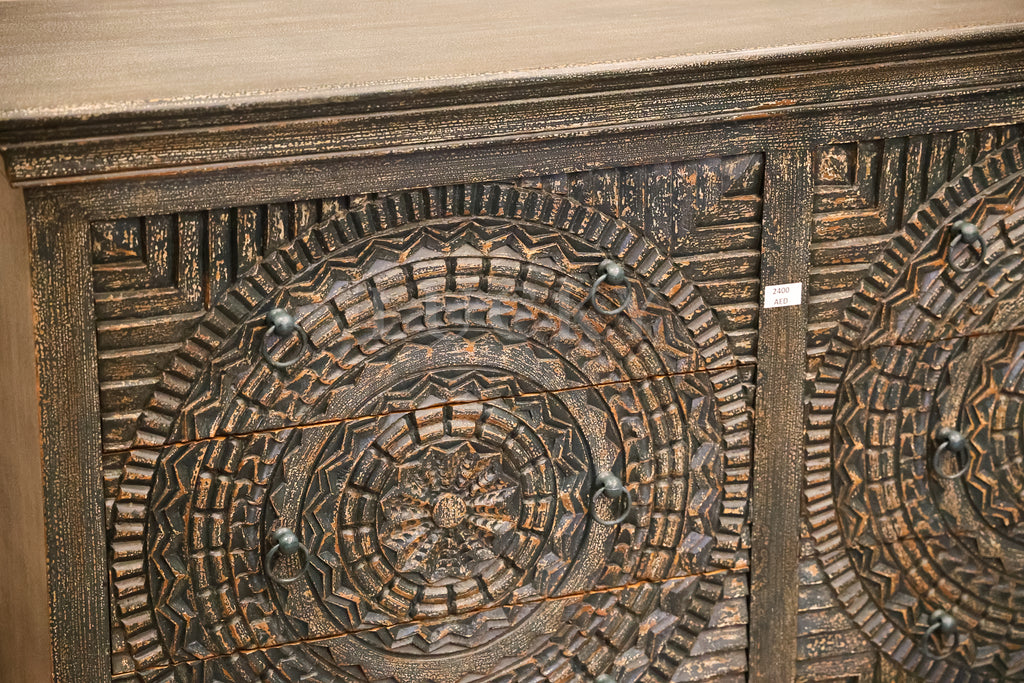 Carved 6 draw chest of drawers