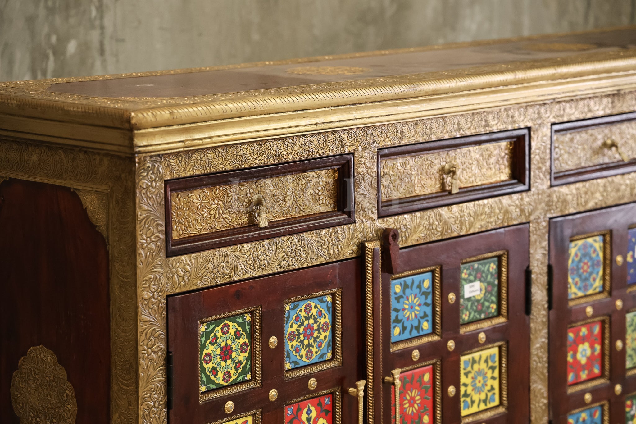 Tile 4 draw Sideboard Brass and Solidwood