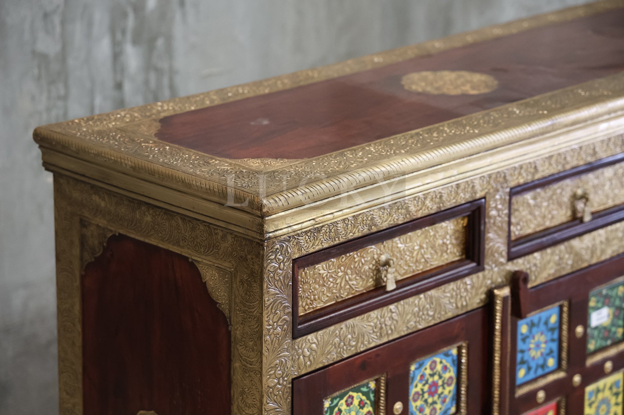 Tile 4 draw Sideboard Brass and Solidwood