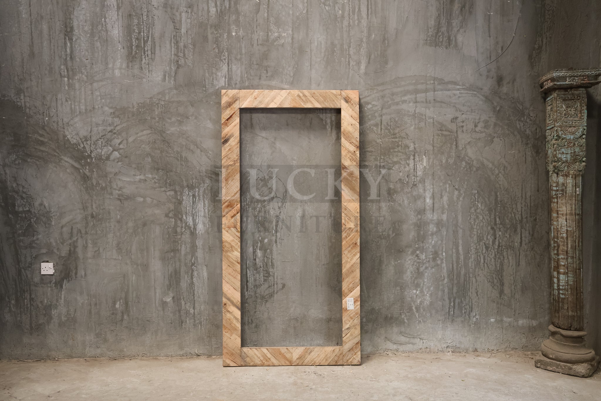 Mango wood herringbone design