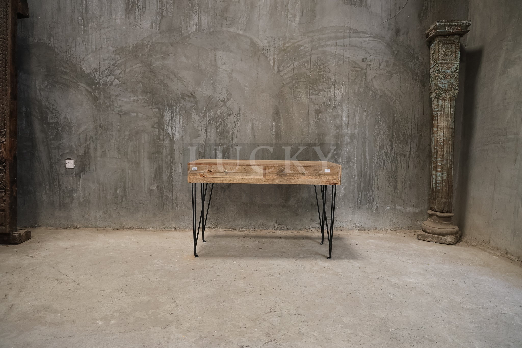 Mango wood desk with 4 drawers