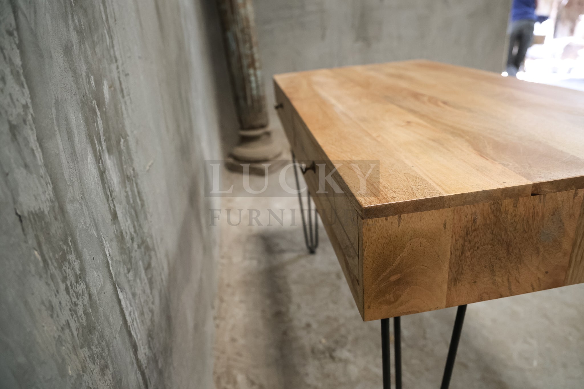 Mango wood desk with 4 drawers