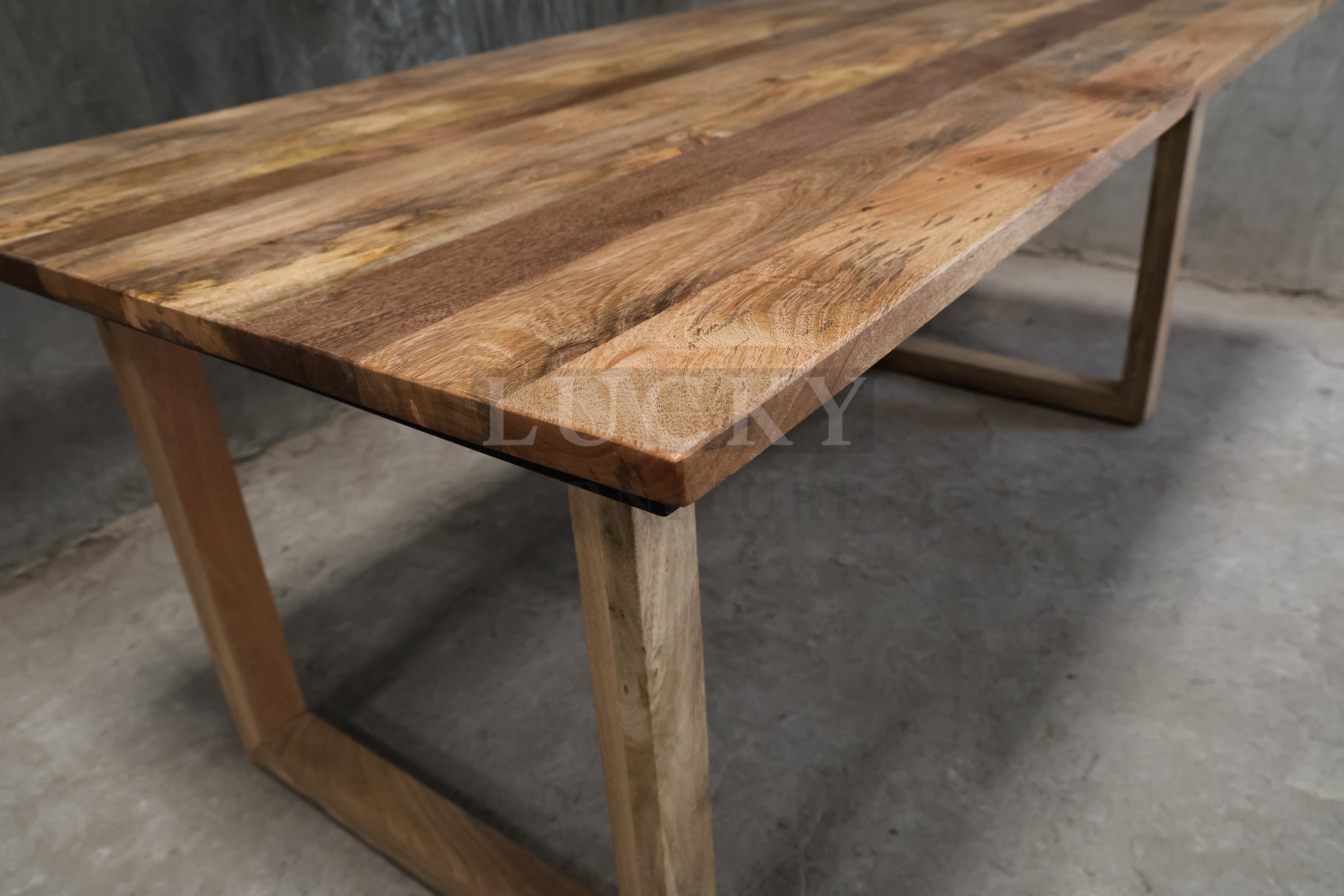 Mango wood U wooden legs table.