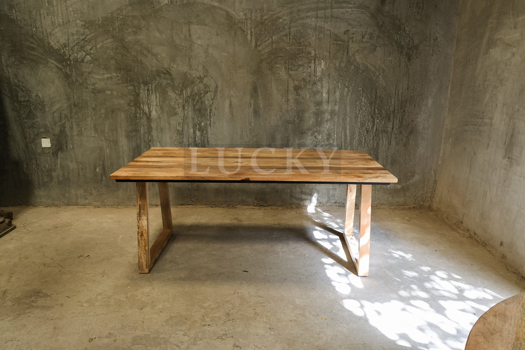 Mango wood slant wooden legs table.