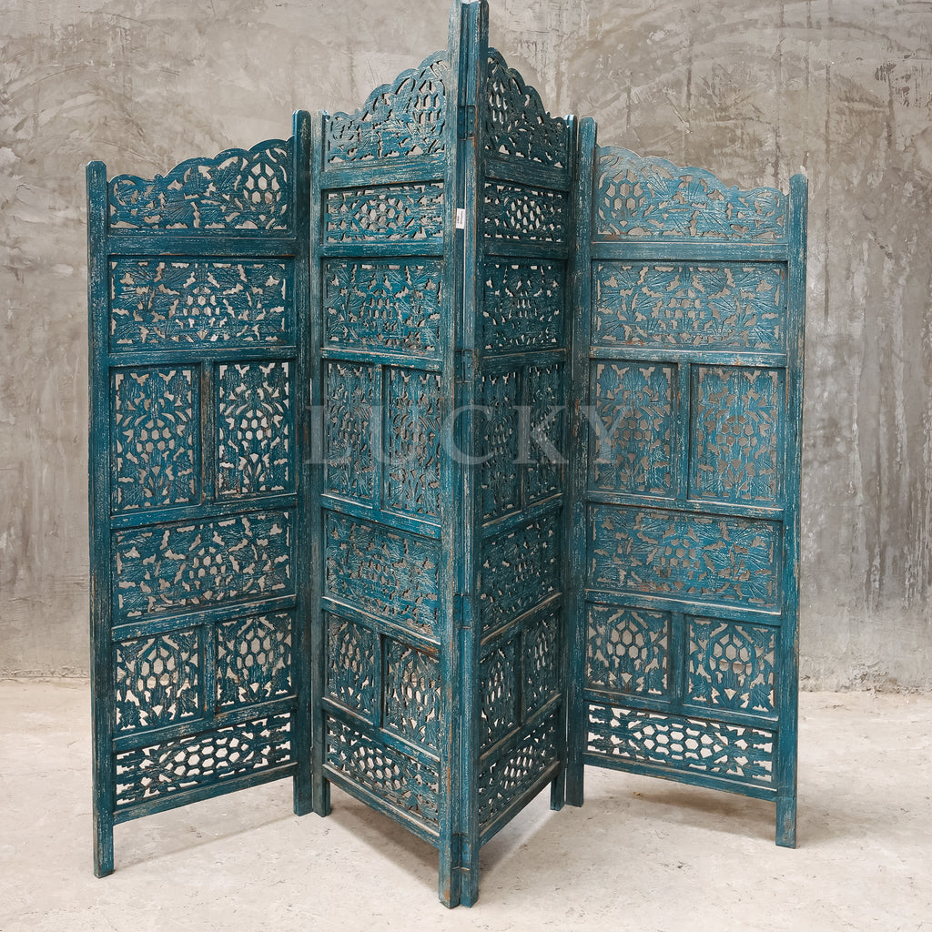 Vibrant carved room diving.