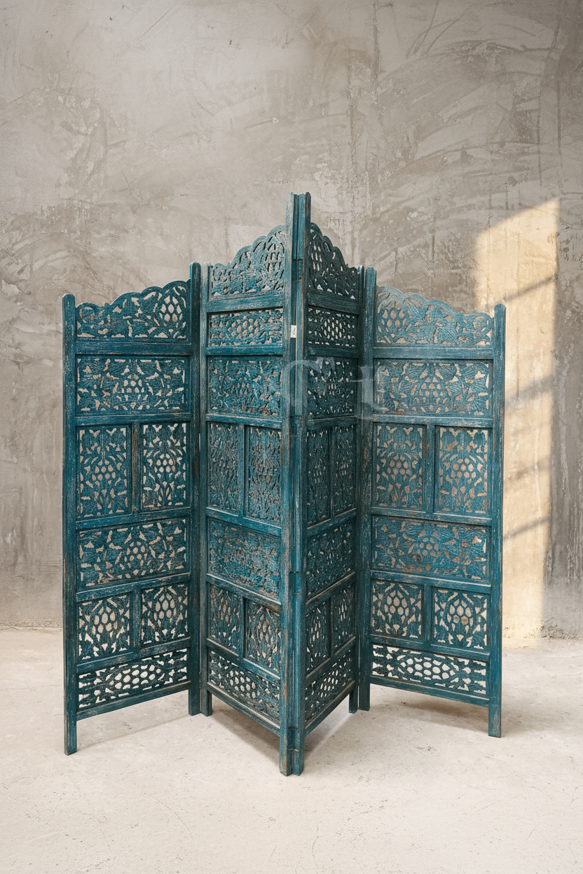 Vibrant carved room diving.