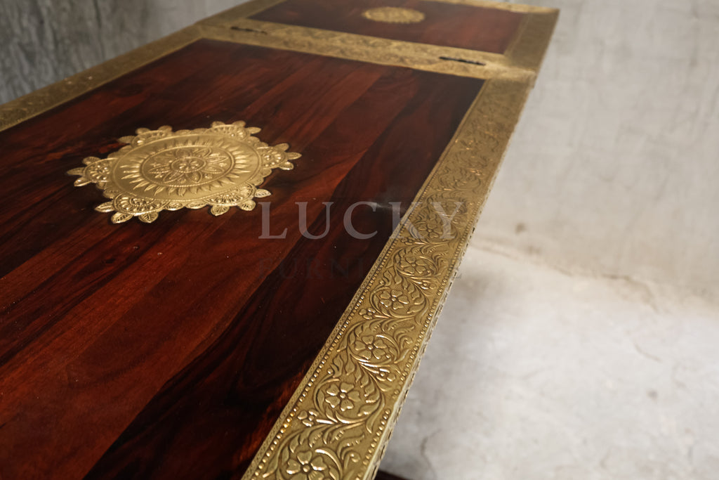 Brass inlay folding bar.