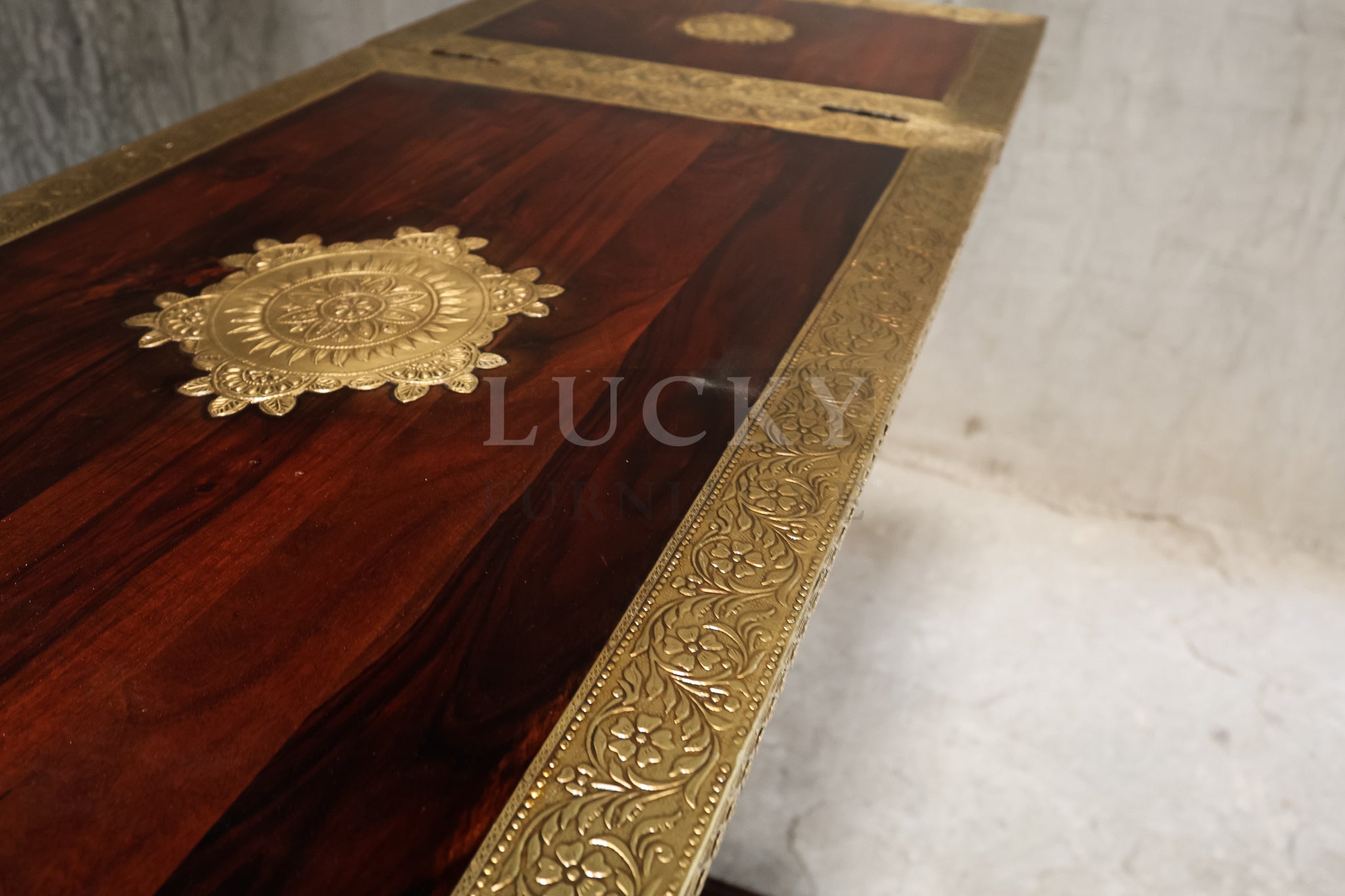 Brass inlay folding bar.