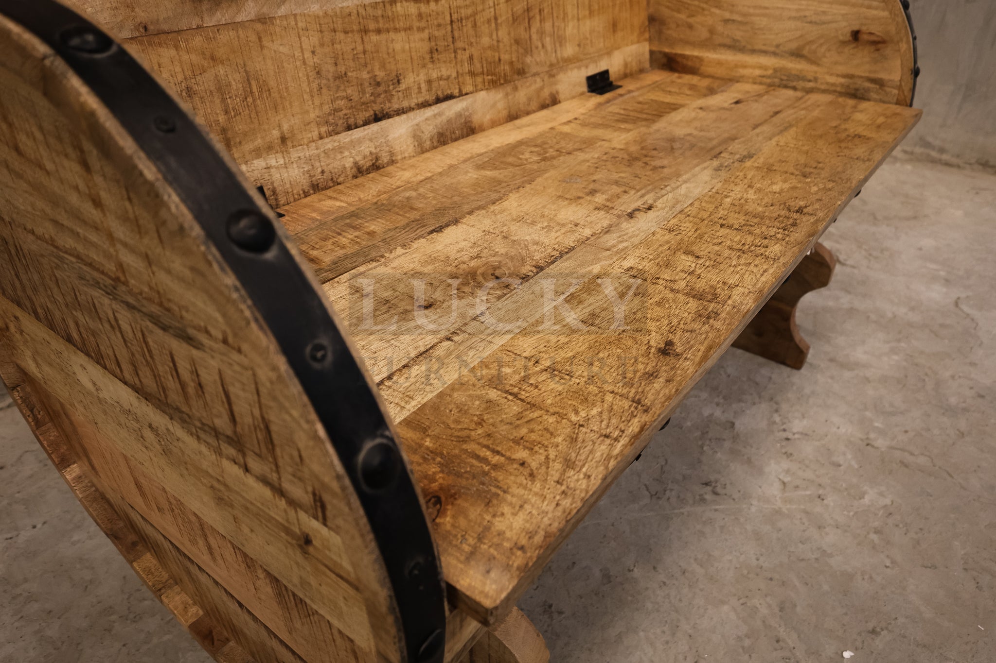 Barrel bench sofa box mango wood.