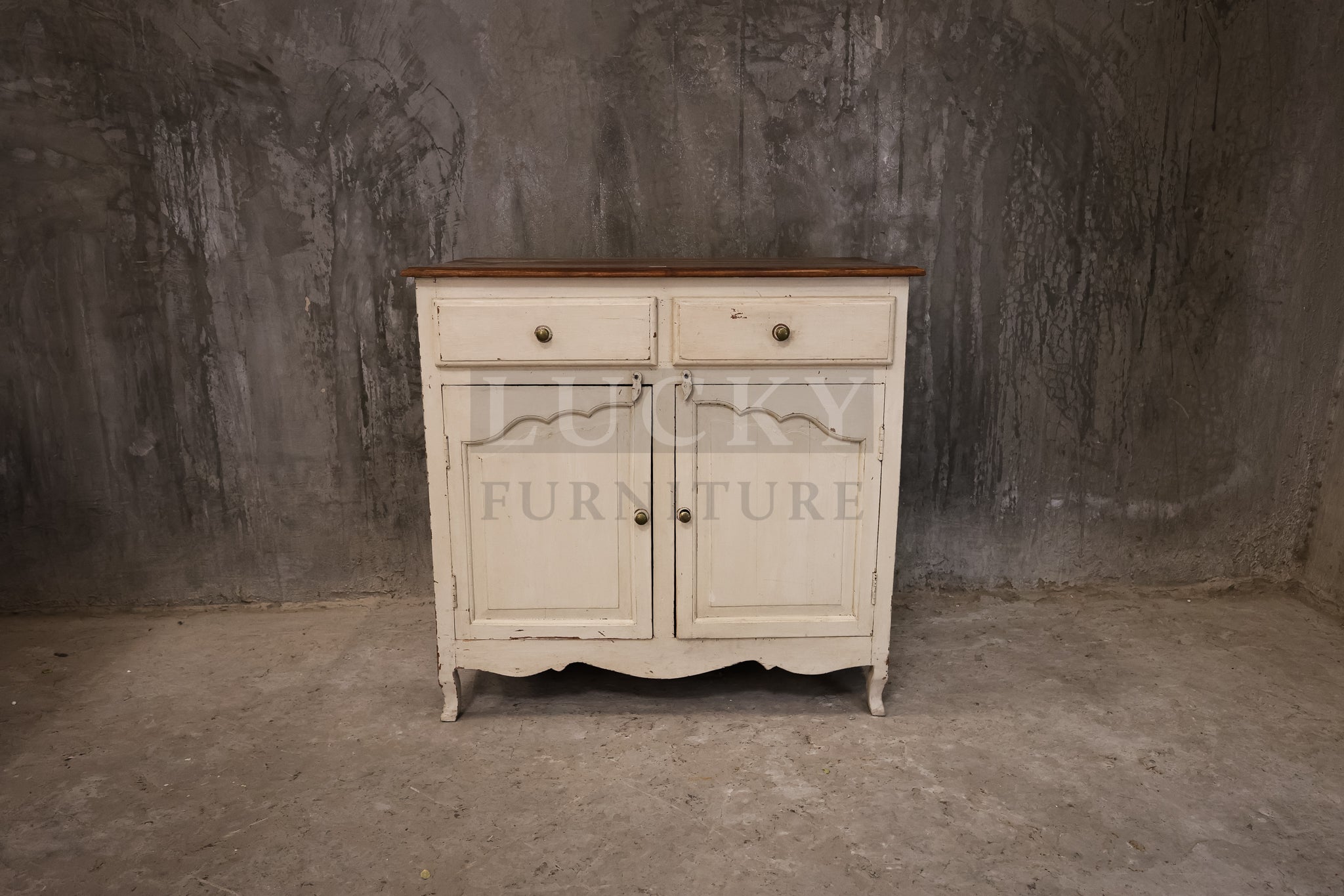 Vintage XL sideboard two tone.