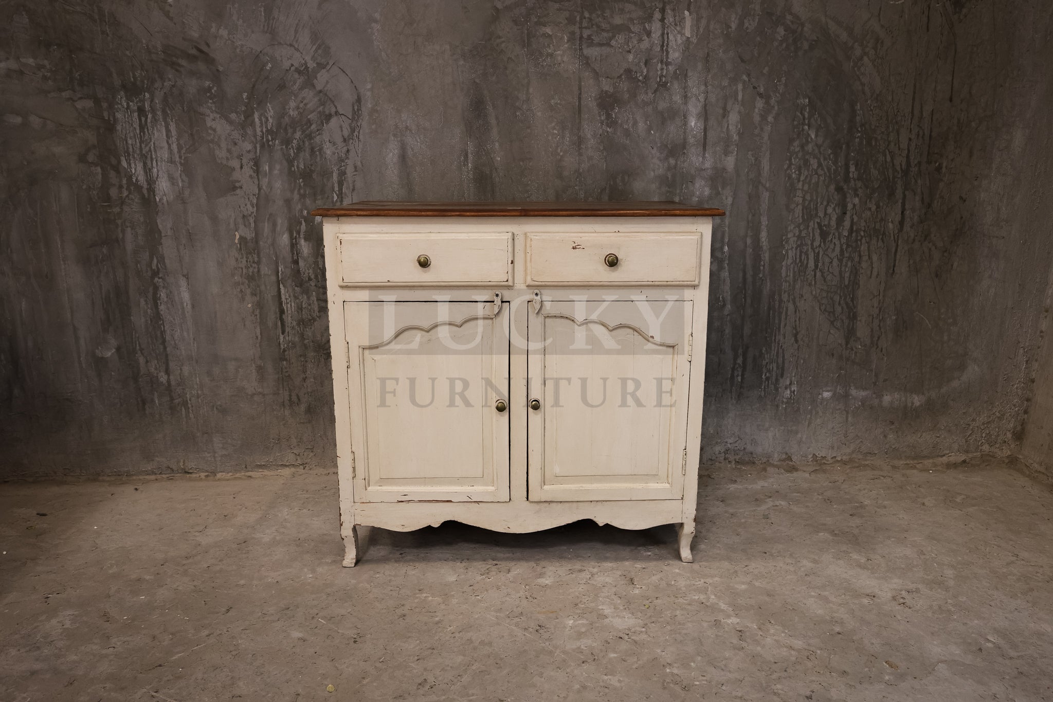 Vintage XL sideboard two tone.