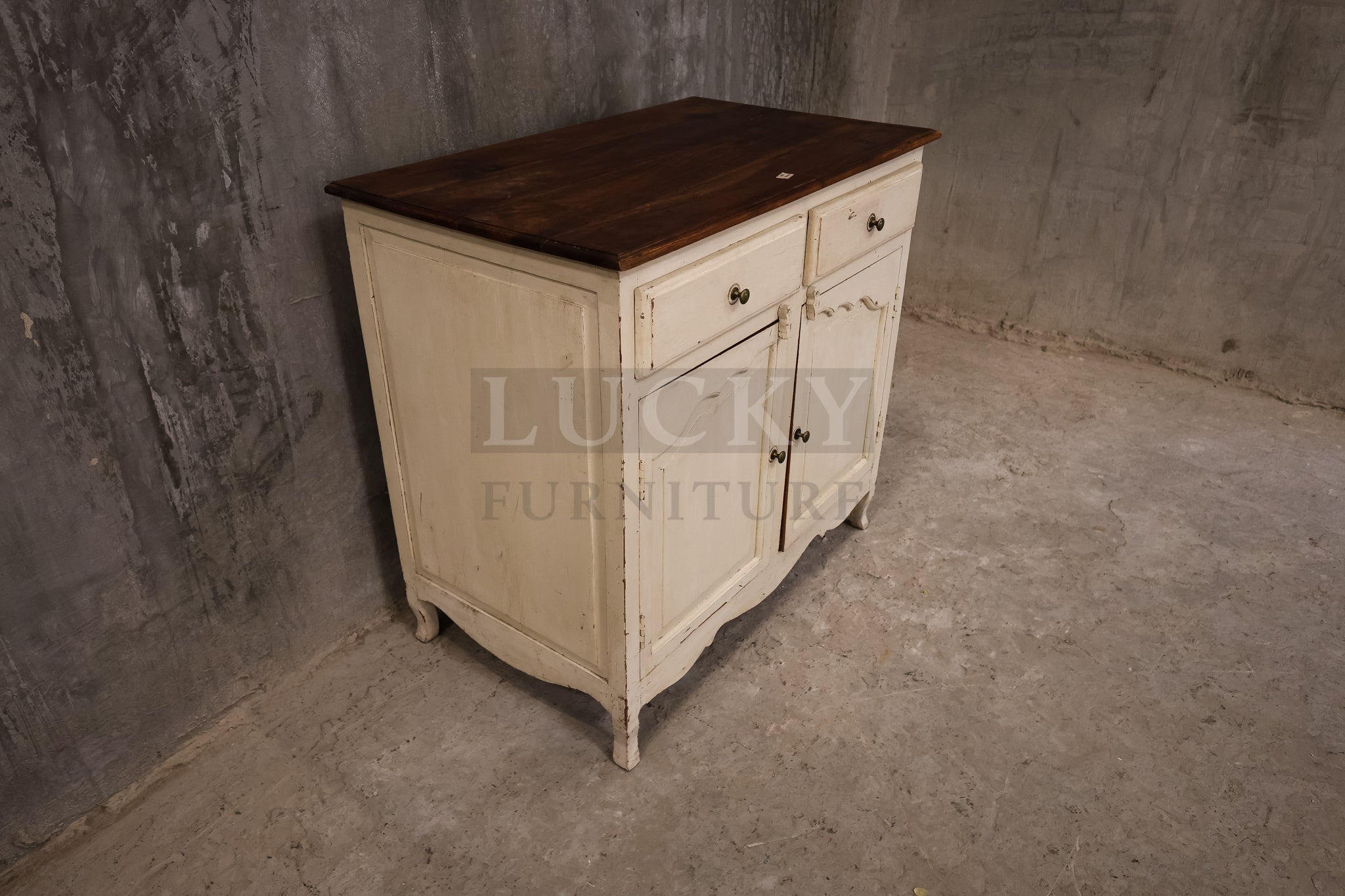 Vintage XL sideboard two tone.