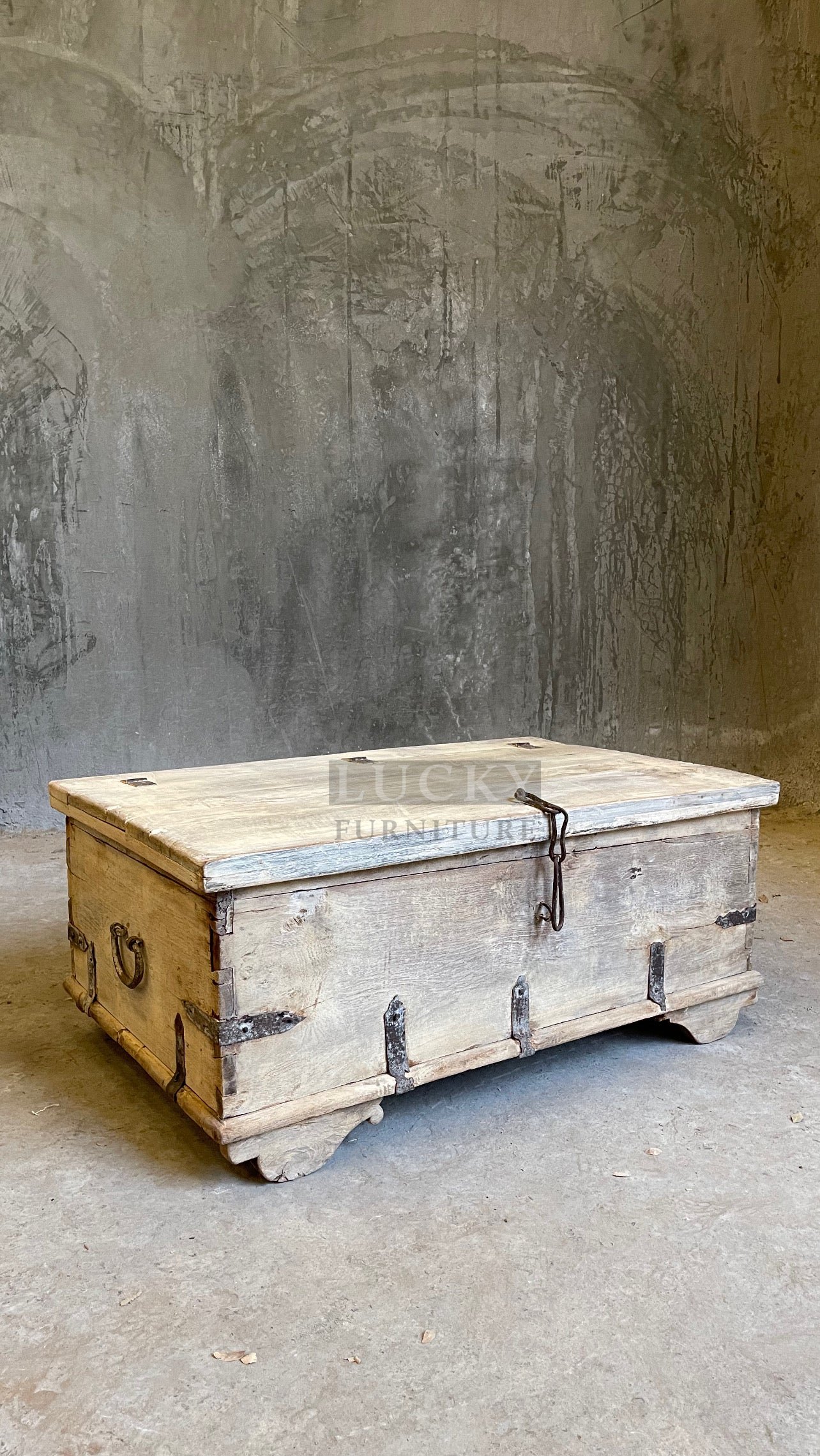 Teak wood bleach finish trunk