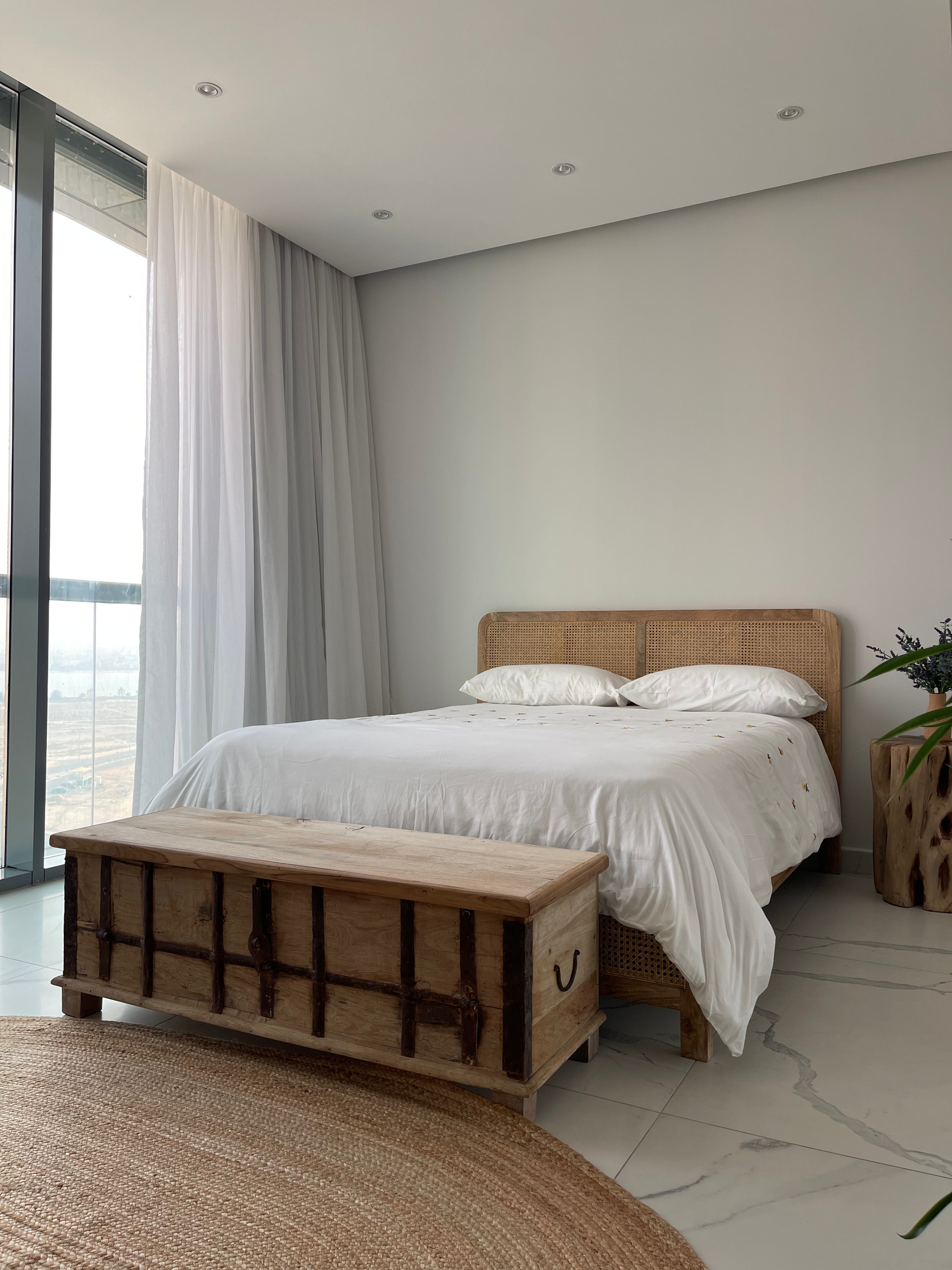 Round edge rattan bed