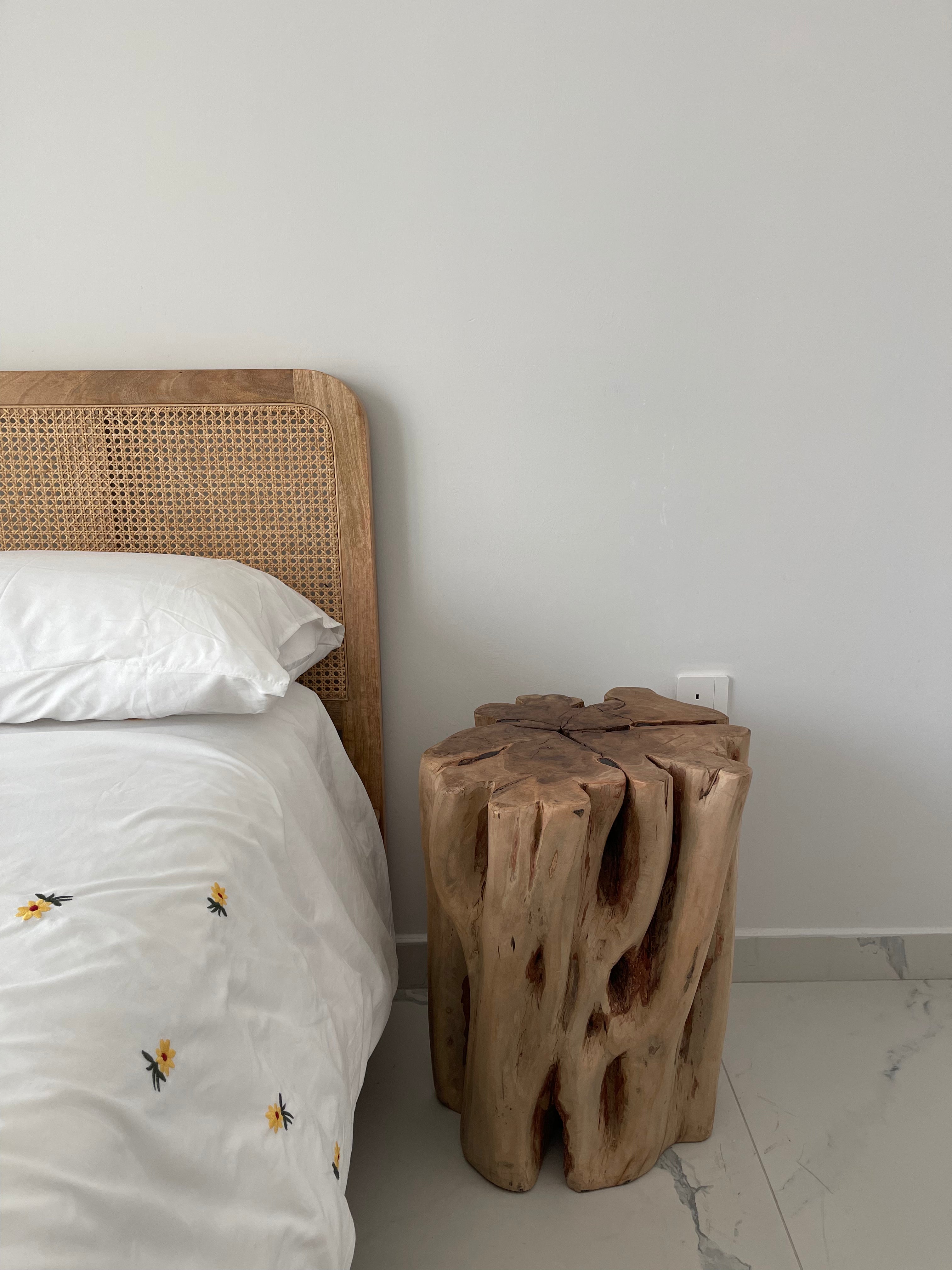 Round edge rattan bed