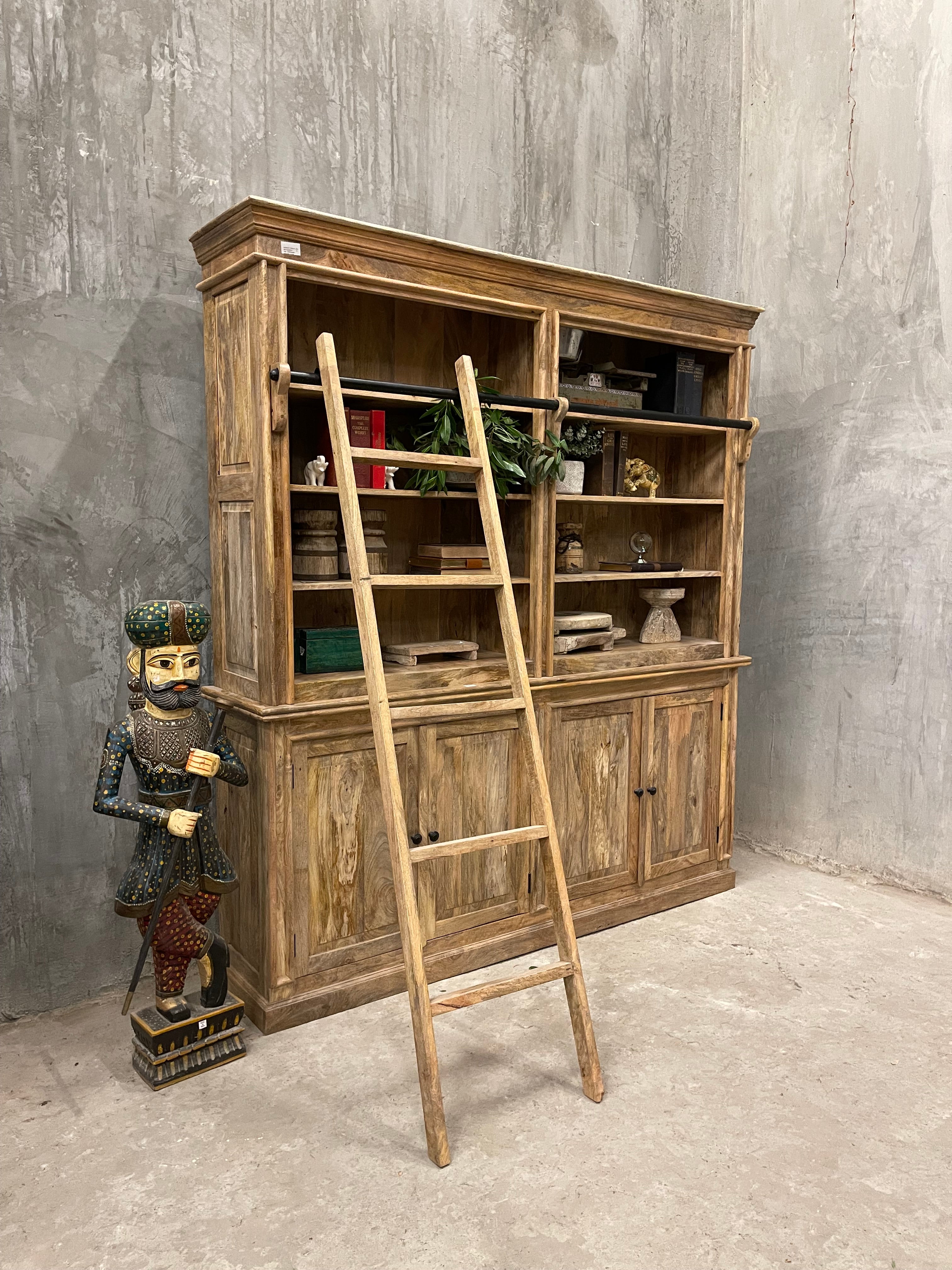Ladder bookshelf