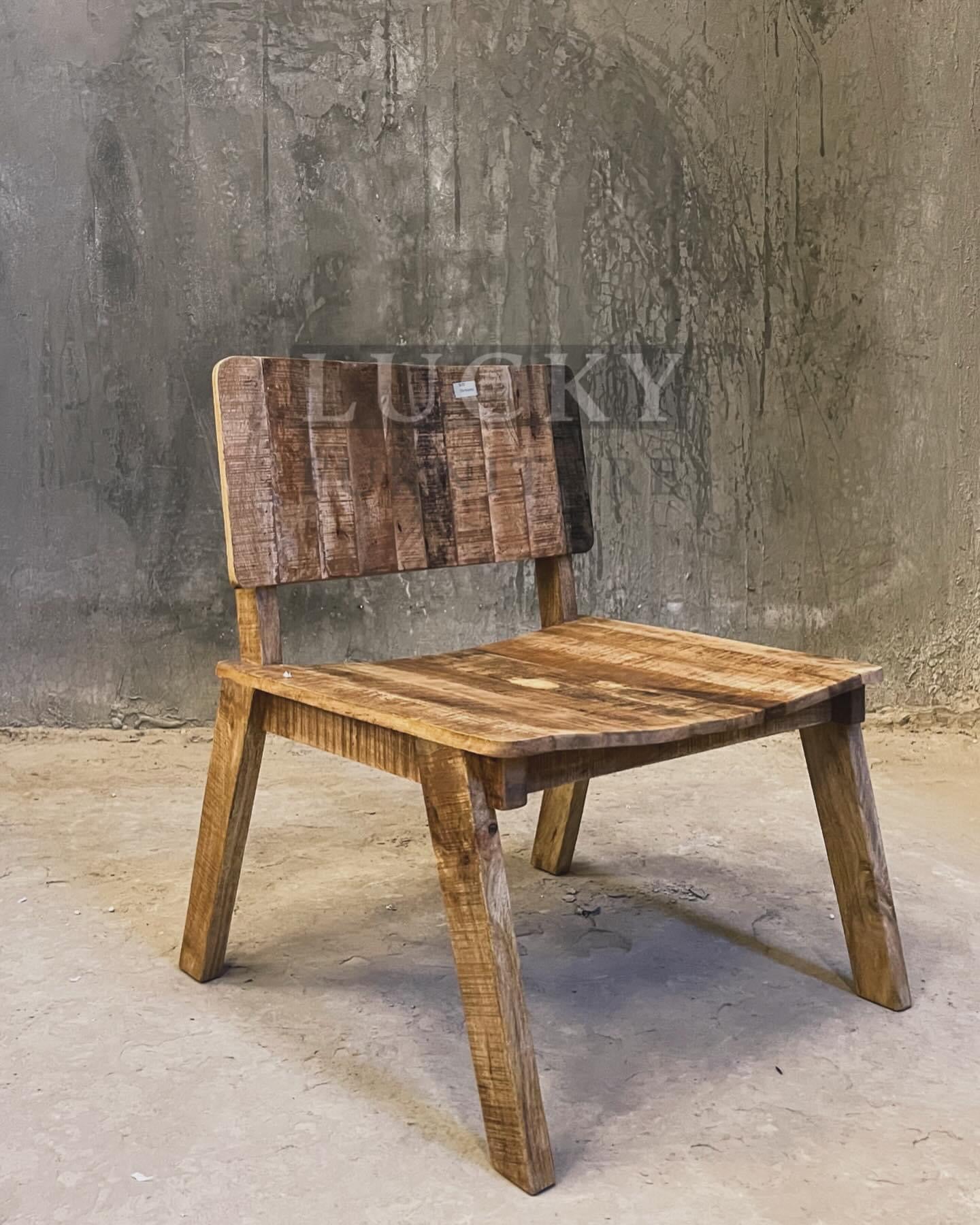 Mango wood accent chair