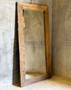 Railway sleeper mirror