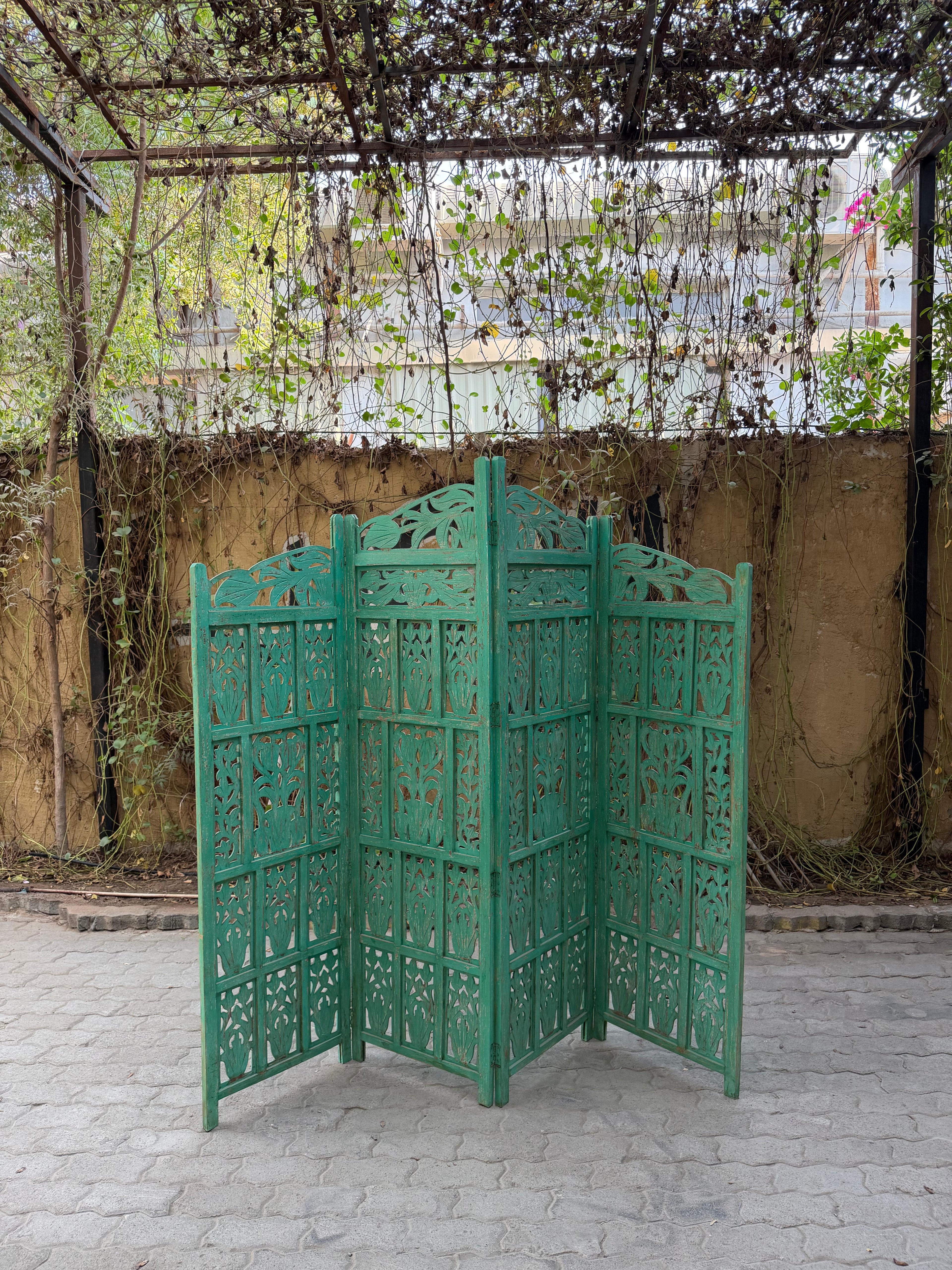 Carved screen