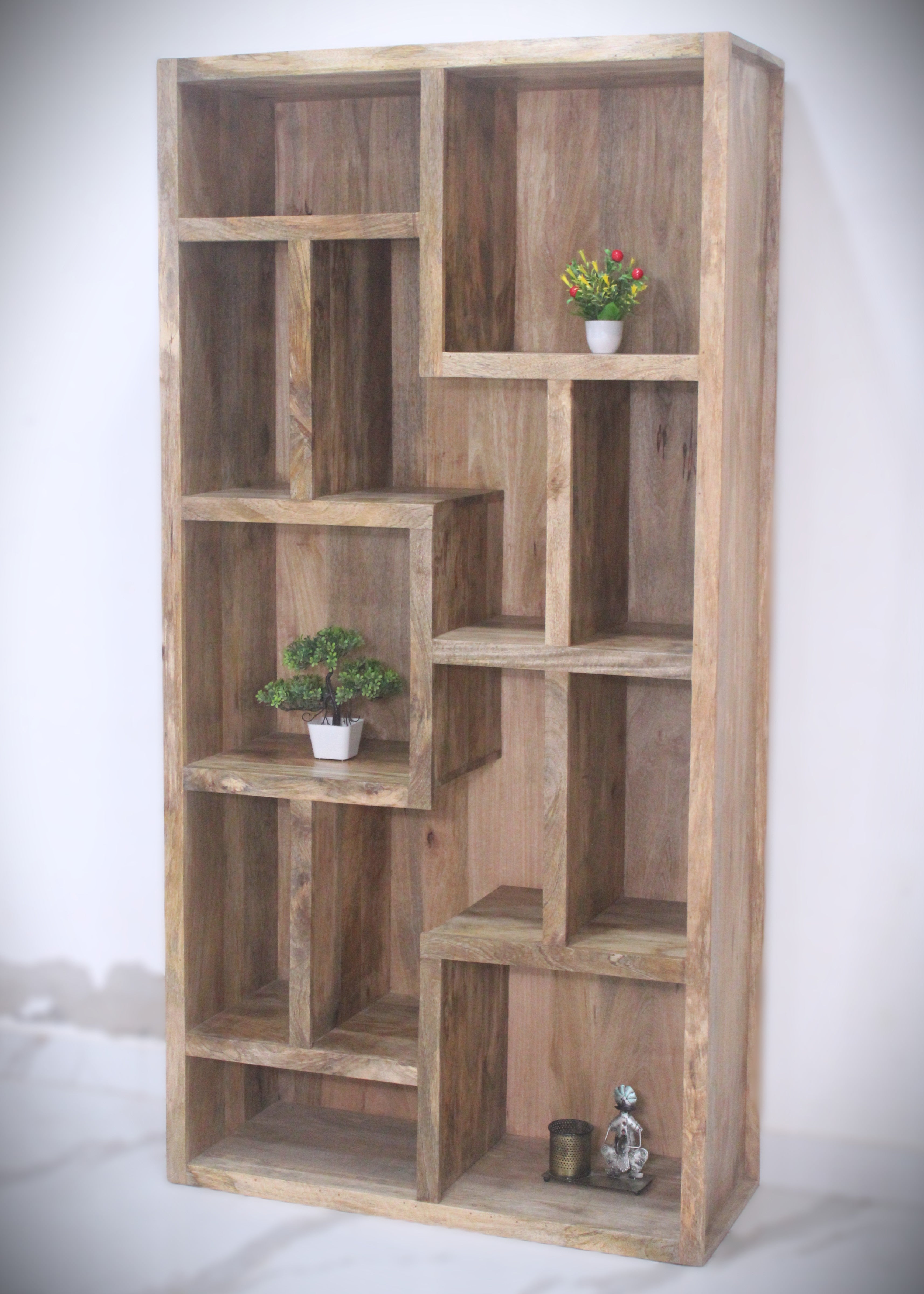 Staggered bookshelf
