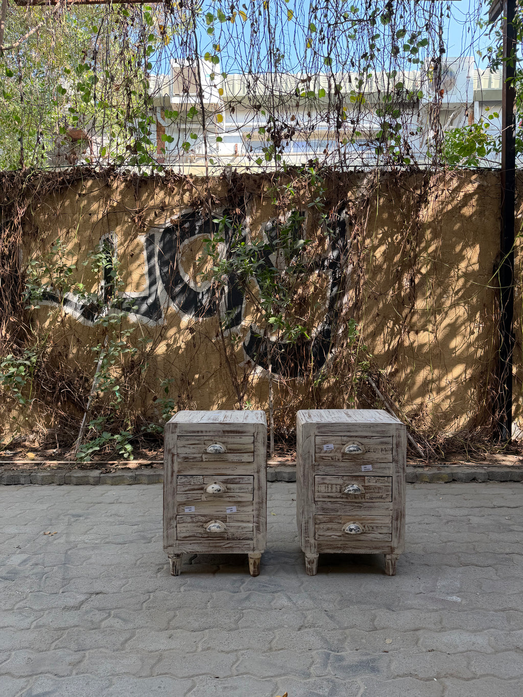 Round edge 3 draw bedside