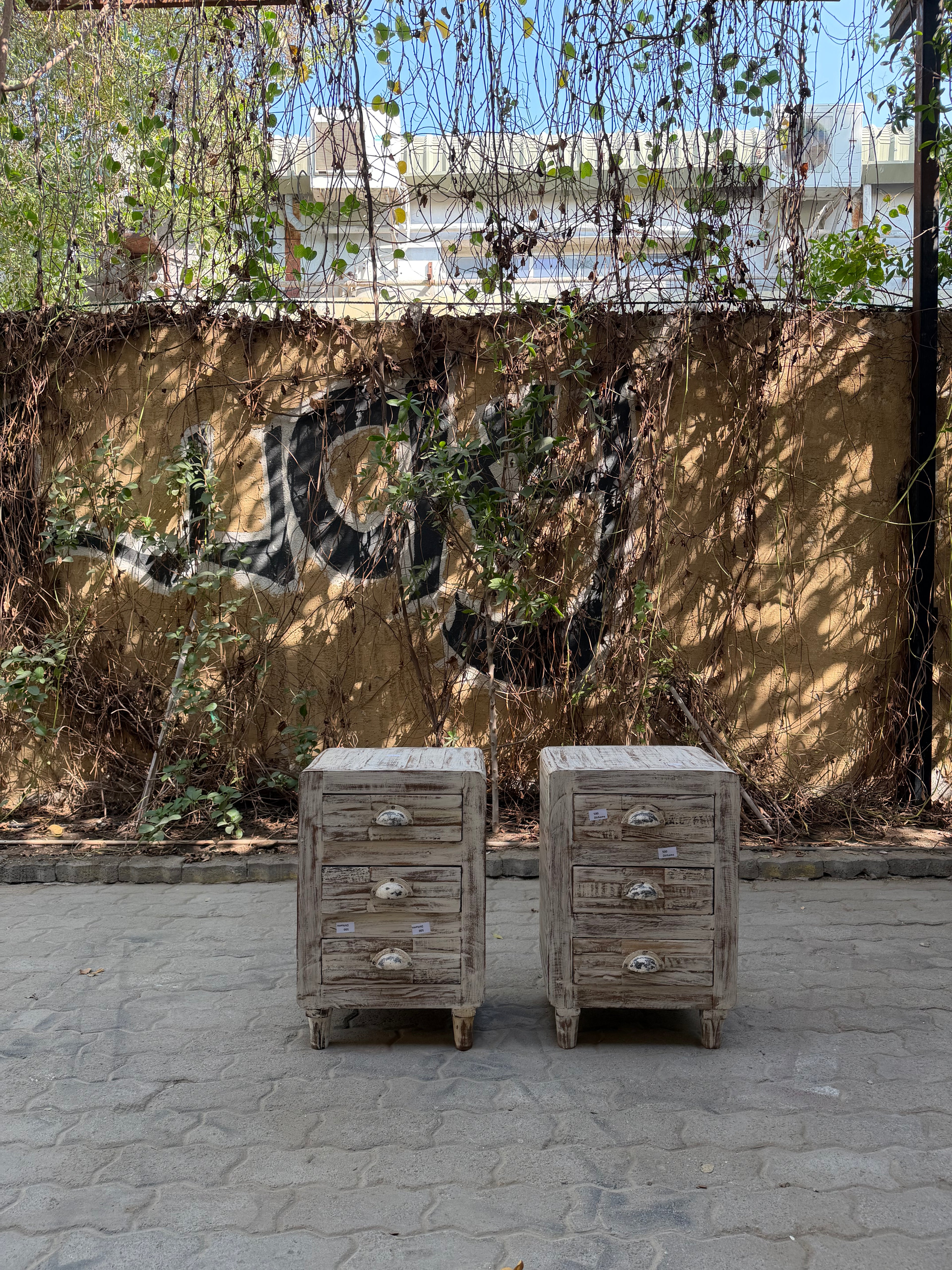 Round edge 3 draw bedside