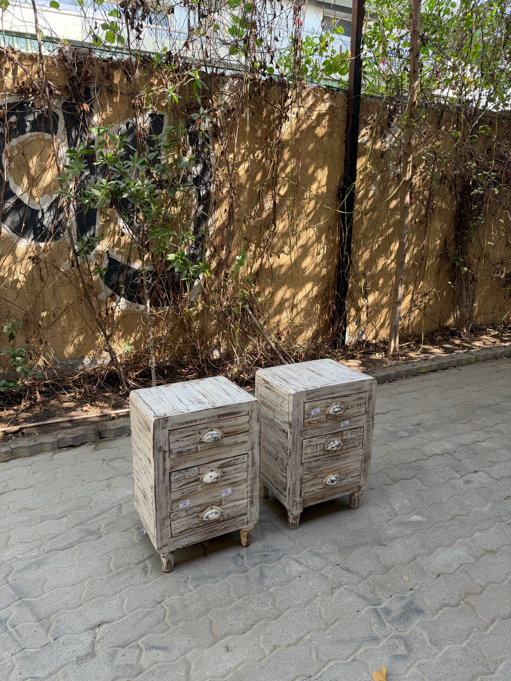 Round edge 3 draw bedside