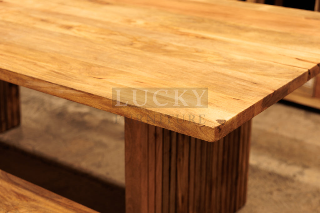 Mango wood double lined base table