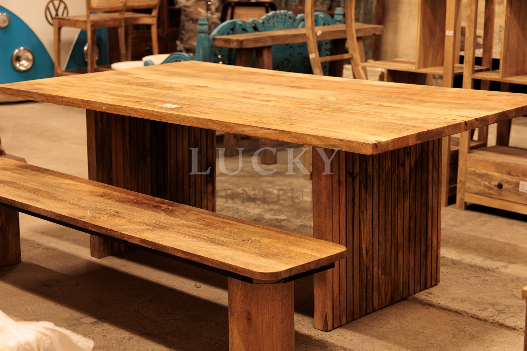 Mango wood double lined base table