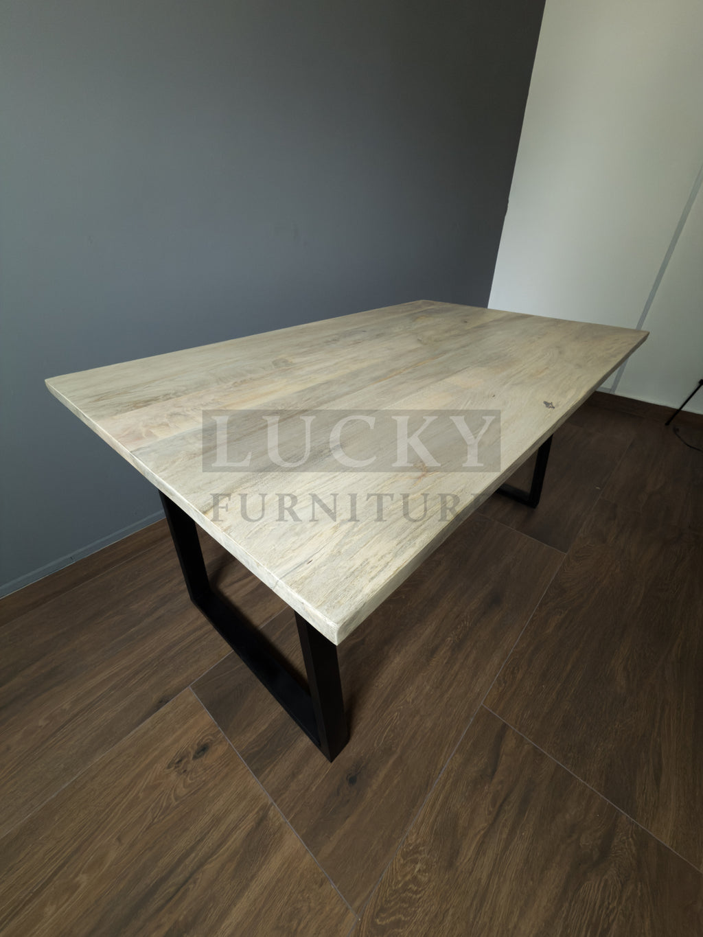 Bleached mango wood table