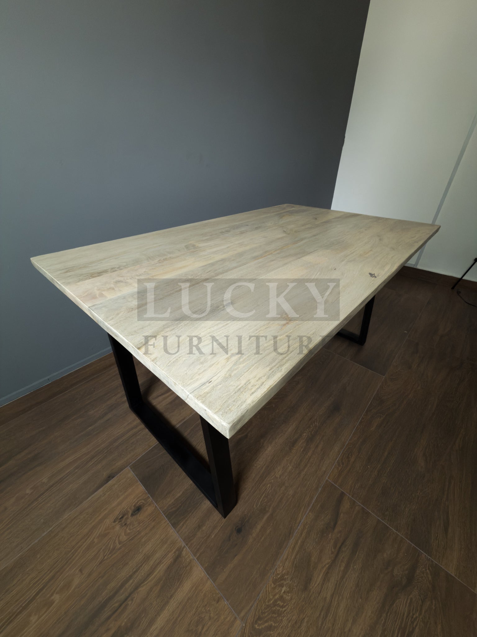 Bleached mango wood table