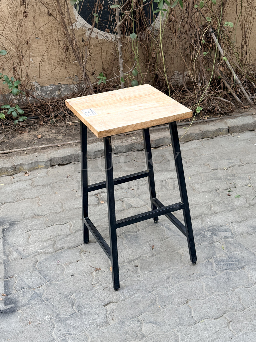 Minimalist barstool