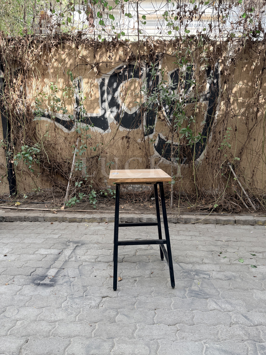 Minimalist barstool