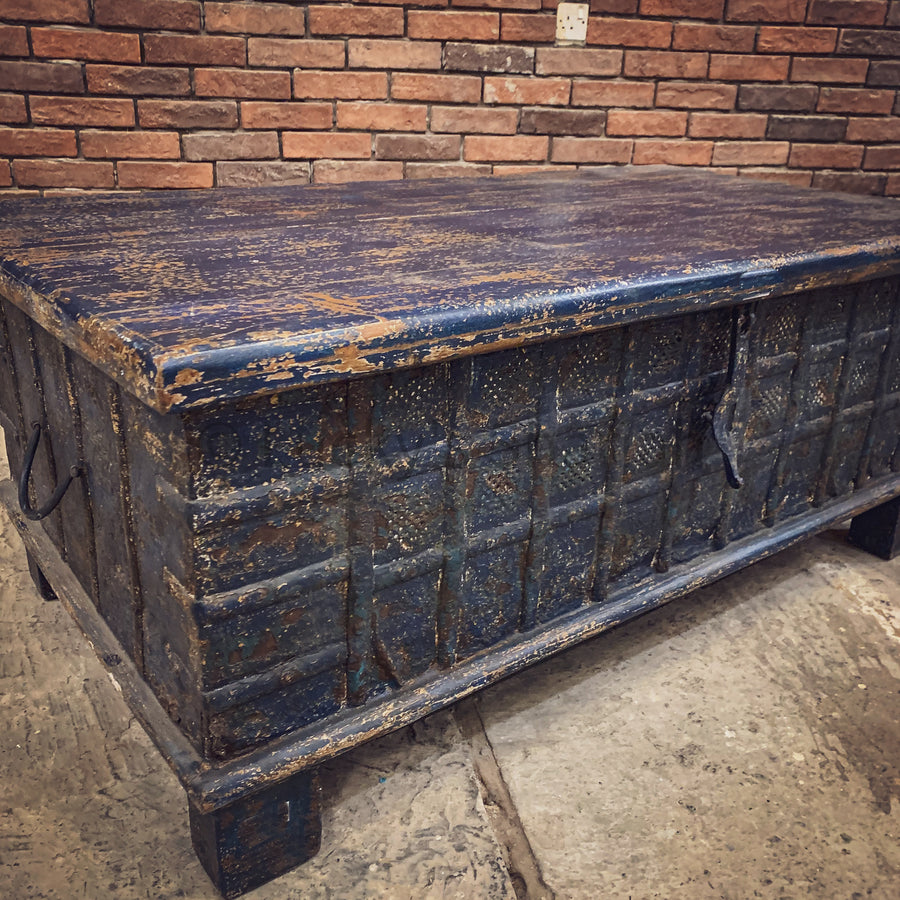 Royal Blue Vintage Petti | Lucky Furniture & Handicrafts.