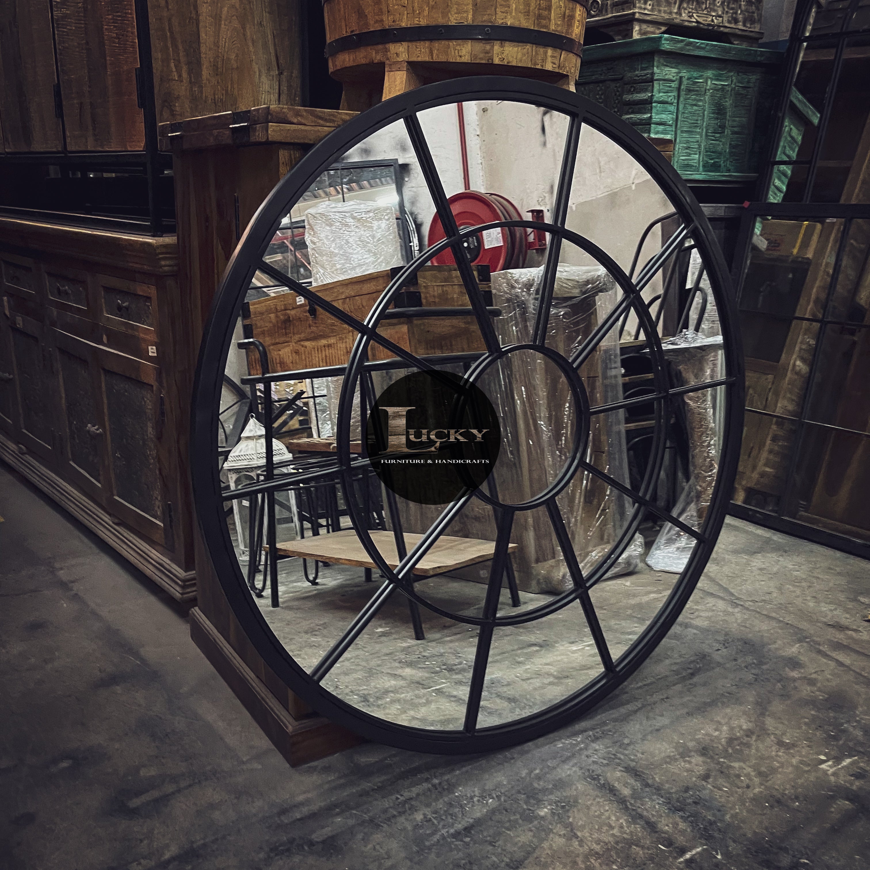 Sectional SIDERO Round Mirror Frame.