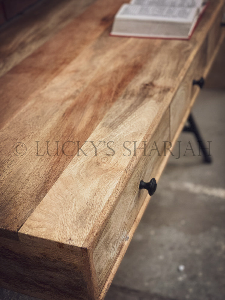 The Minimalist Desk | Lucky Furniture & Handicrafts.