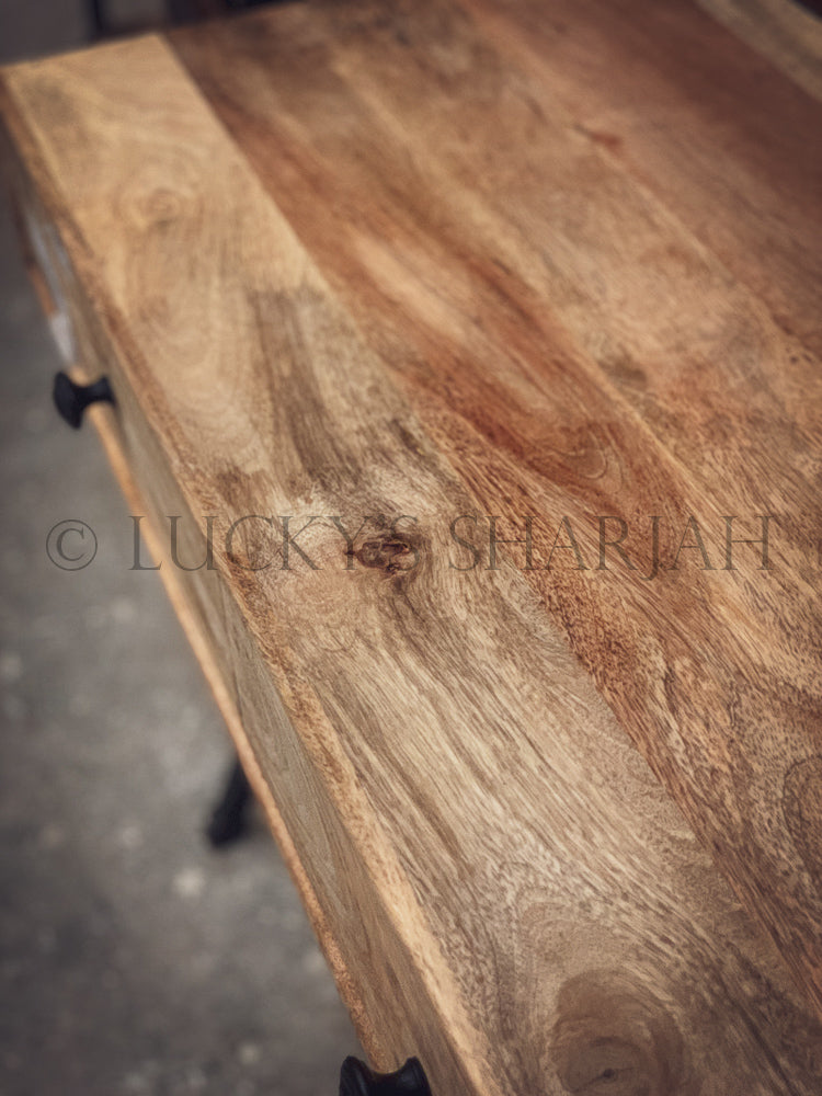 The Minimalist Desk | Lucky Furniture & Handicrafts.