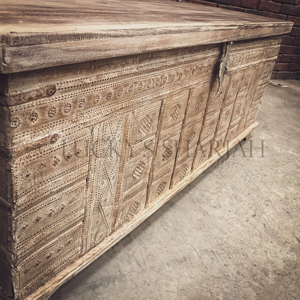 Vintage White wash "Petti" | Lucky Furniture & Handicrafts.